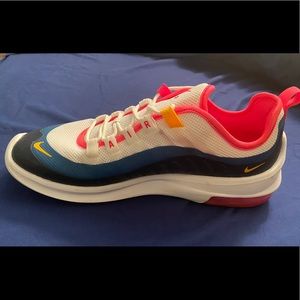 Women’s Nike Air Max Axis Running Shoes